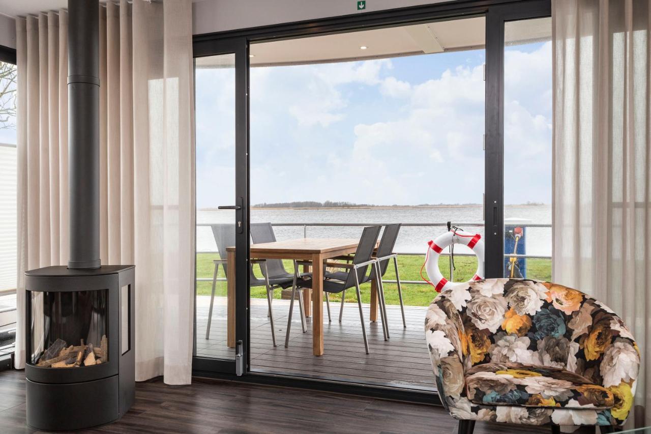 Houseboat met dakterras Villa Offingawier Bagian luar foto
