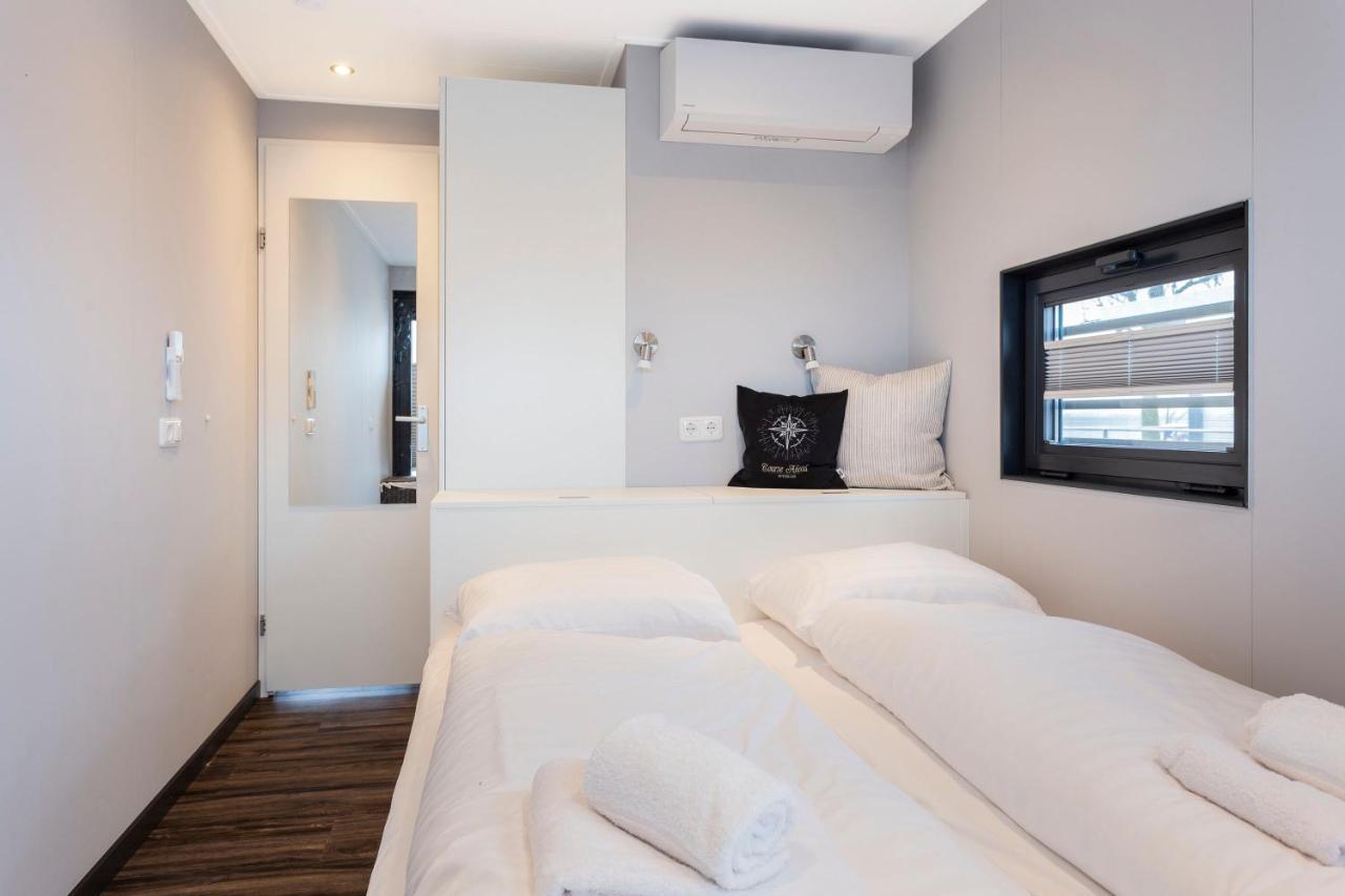 Houseboat met dakterras Villa Offingawier Bagian luar foto