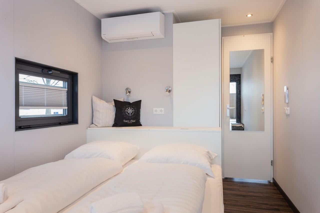 Houseboat met dakterras Villa Offingawier Bagian luar foto