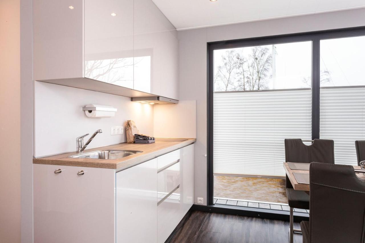 Houseboat met dakterras Villa Offingawier Bagian luar foto