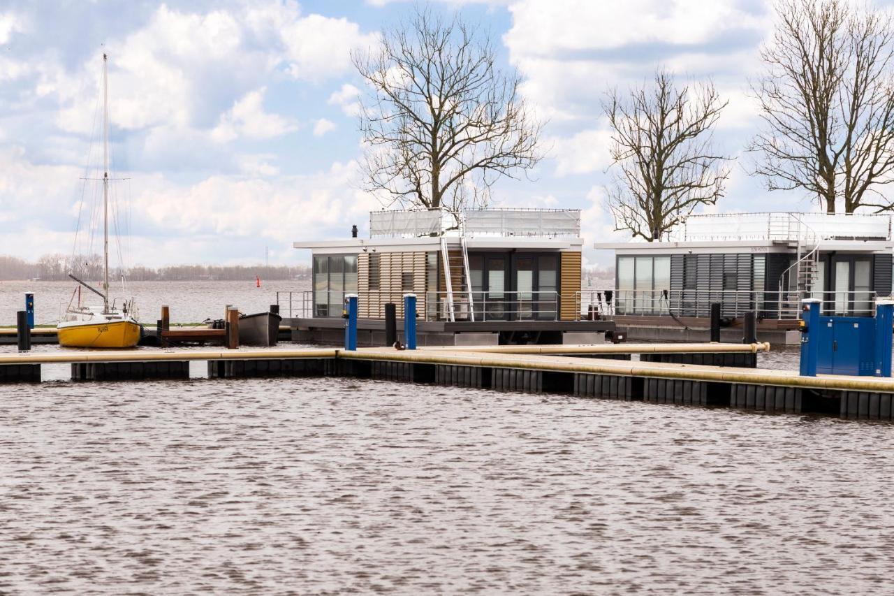 Houseboat met dakterras Villa Offingawier Bagian luar foto