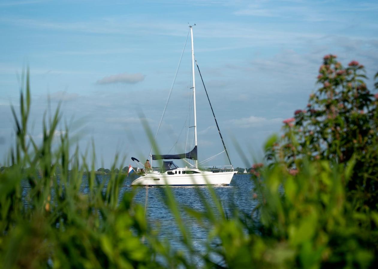 Houseboat met dakterras Villa Offingawier Bagian luar foto