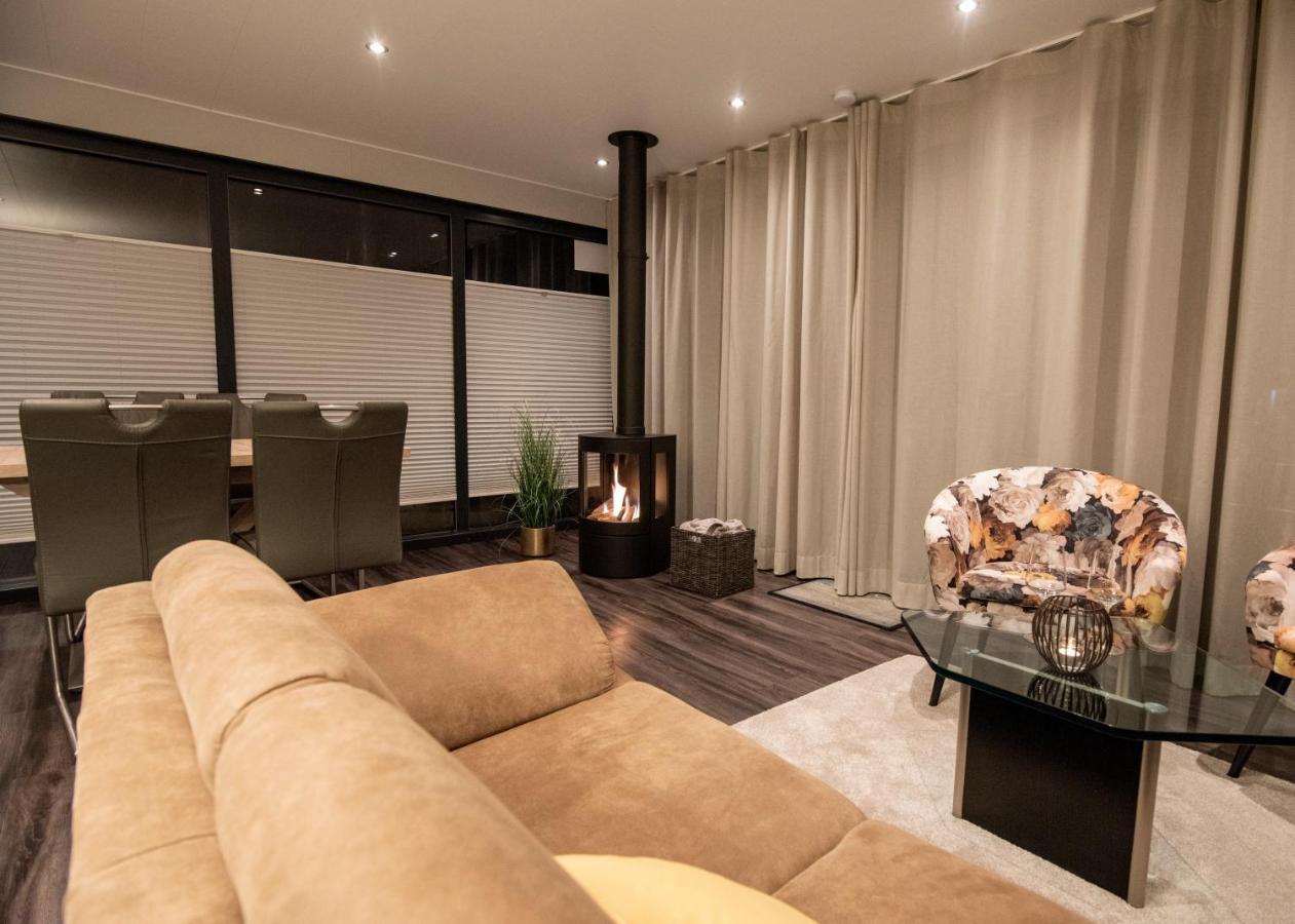Houseboat met dakterras Villa Offingawier Bagian luar foto