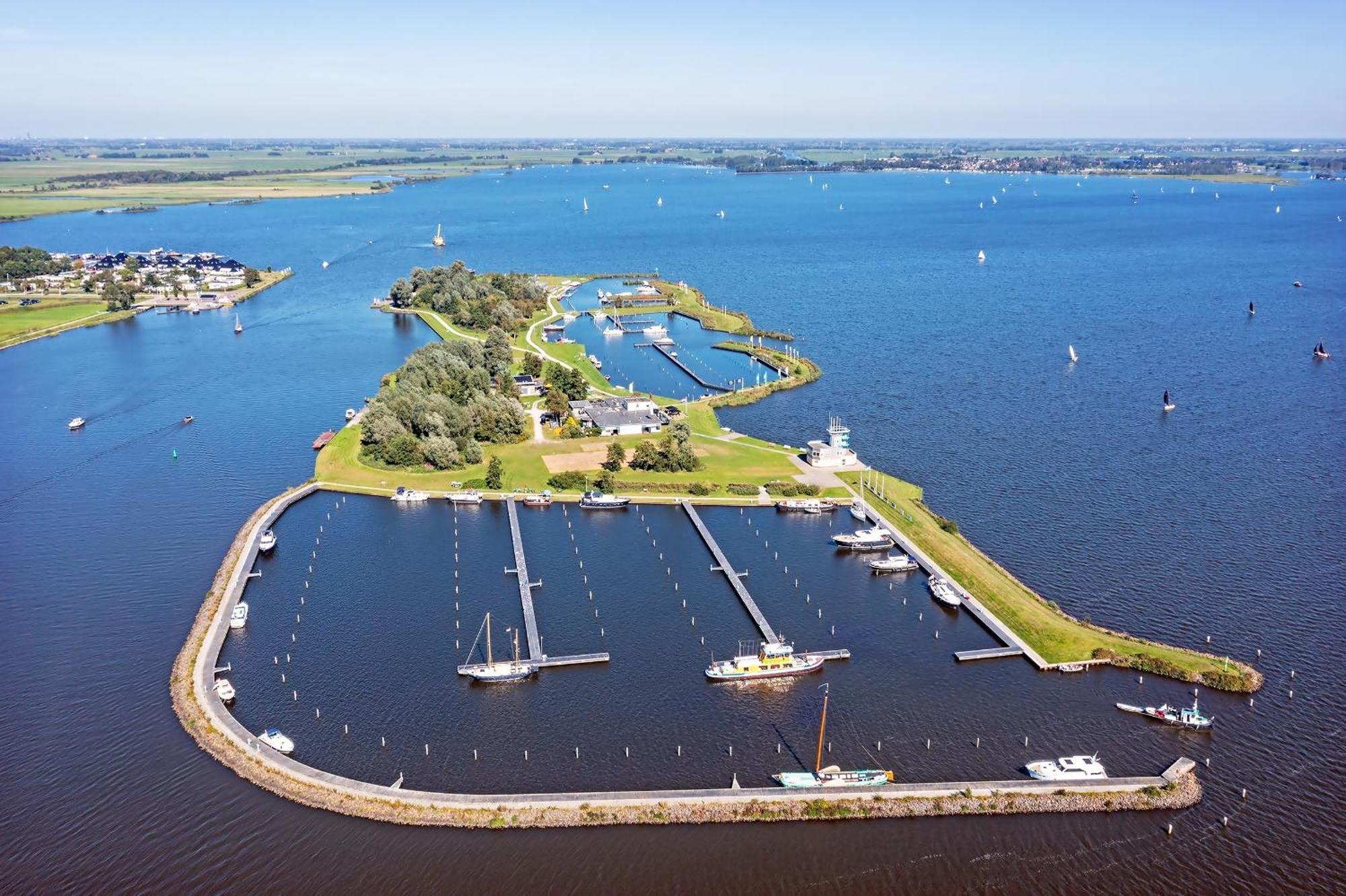 Houseboat met dakterras Villa Offingawier Bagian luar foto